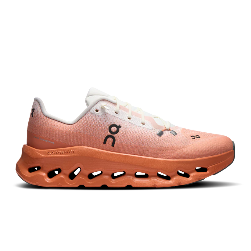 1d40b55e3f6cf1fd93c86db8693df68dd9db6e3c_1 Recycled materials Lace-up fastening CloudTec Phase soles for seamless weight transfer; Precision-crafted with Finite Element Analysis; Ultra-lightweight, smooth midsole; Cushioning effect; Sock construction and speed laces, to pull on and go; High energy return, thanks to Helion superfoam lining; Dope dyed for 90% less water usage Presented in an On box